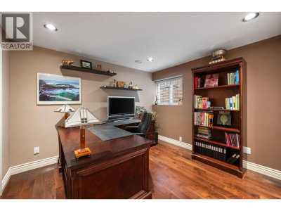 3277 CHARTWELL GRN | Coquitlam British Columbia | Slide Image Thirty-three