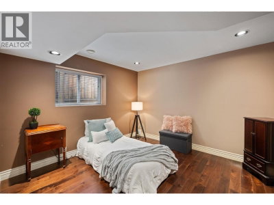 3277 CHARTWELL GRN | Coquitlam British Columbia | Slide Image Thirty-four