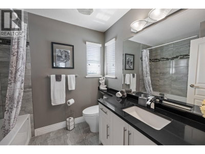 3277 CHARTWELL GRN | Coquitlam British Columbia | Slide Image Thirty-five
