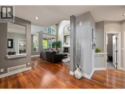 3277 CHARTWELL GRN | Coquitlam British Columbia | Slide Image Eight