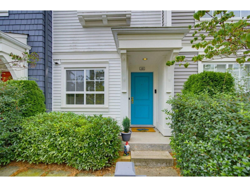 8438 207A Street Langley British Columbia, V2Y 0N8 - 2 Bedrooms Condo For Sale