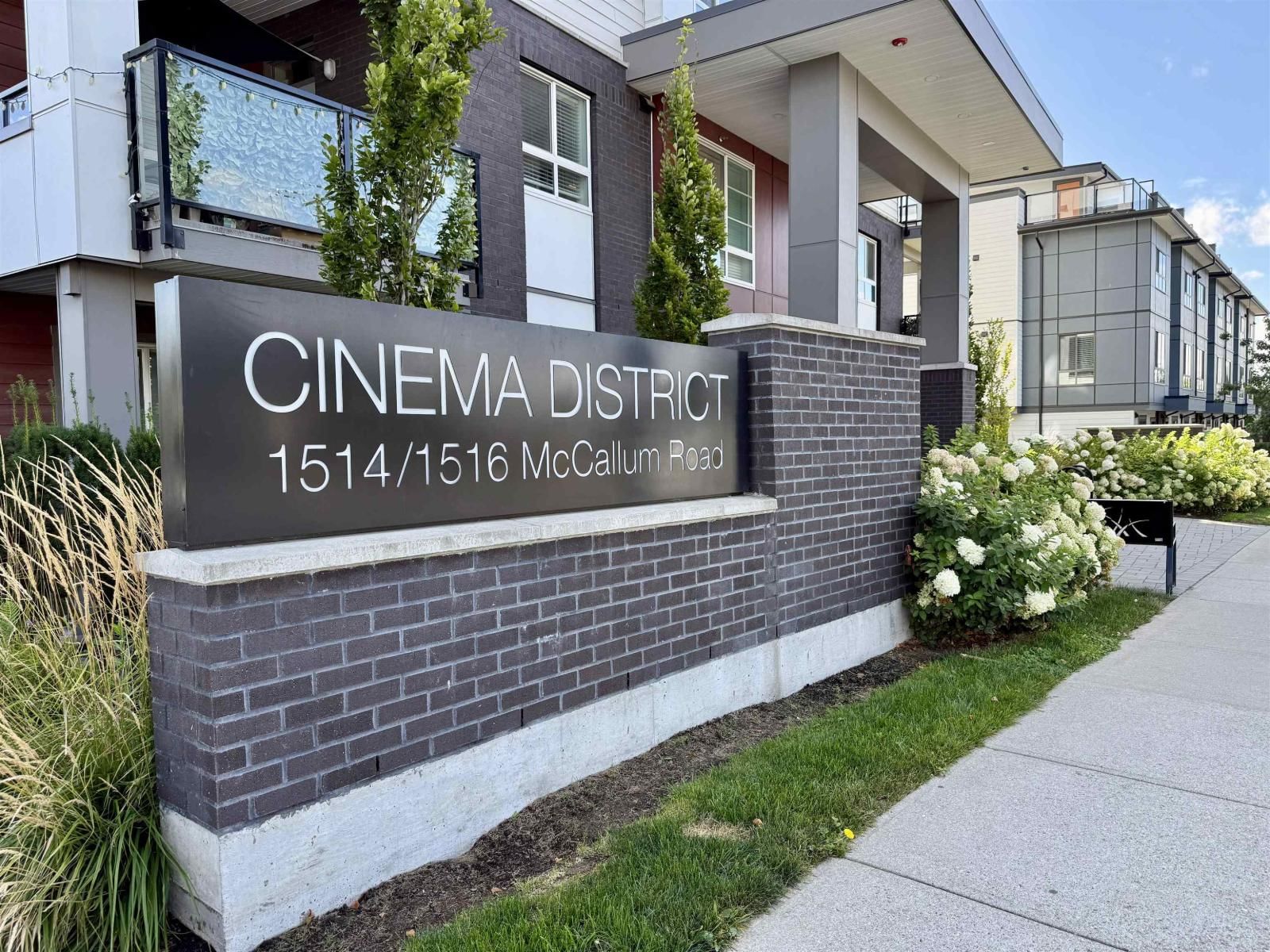 1516 MCCALLUM Road, Abbotsford, British Columbia V2S 0L9