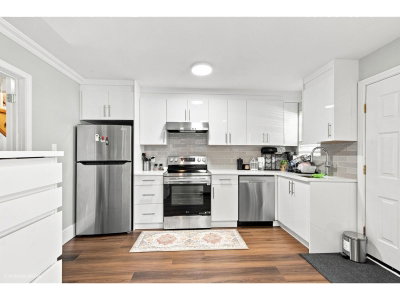 6045 131 Street | Surrey British Columbia | Slide Image Eleven
