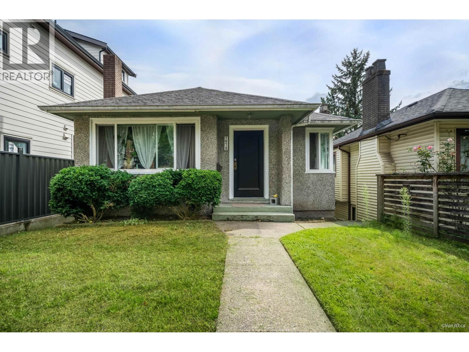 1978 8TH Avenue, Vancouver, British Columbia V5N 1V1