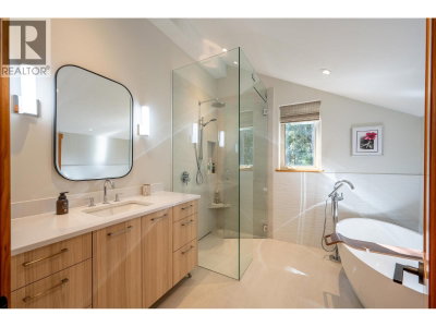 3125 HAWTHORNE Place | Whistler British Columbia | Slide Image Thirteen