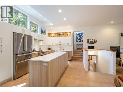 3125 HAWTHORNE Place | Whistler British Columbia | Slide Image Nine