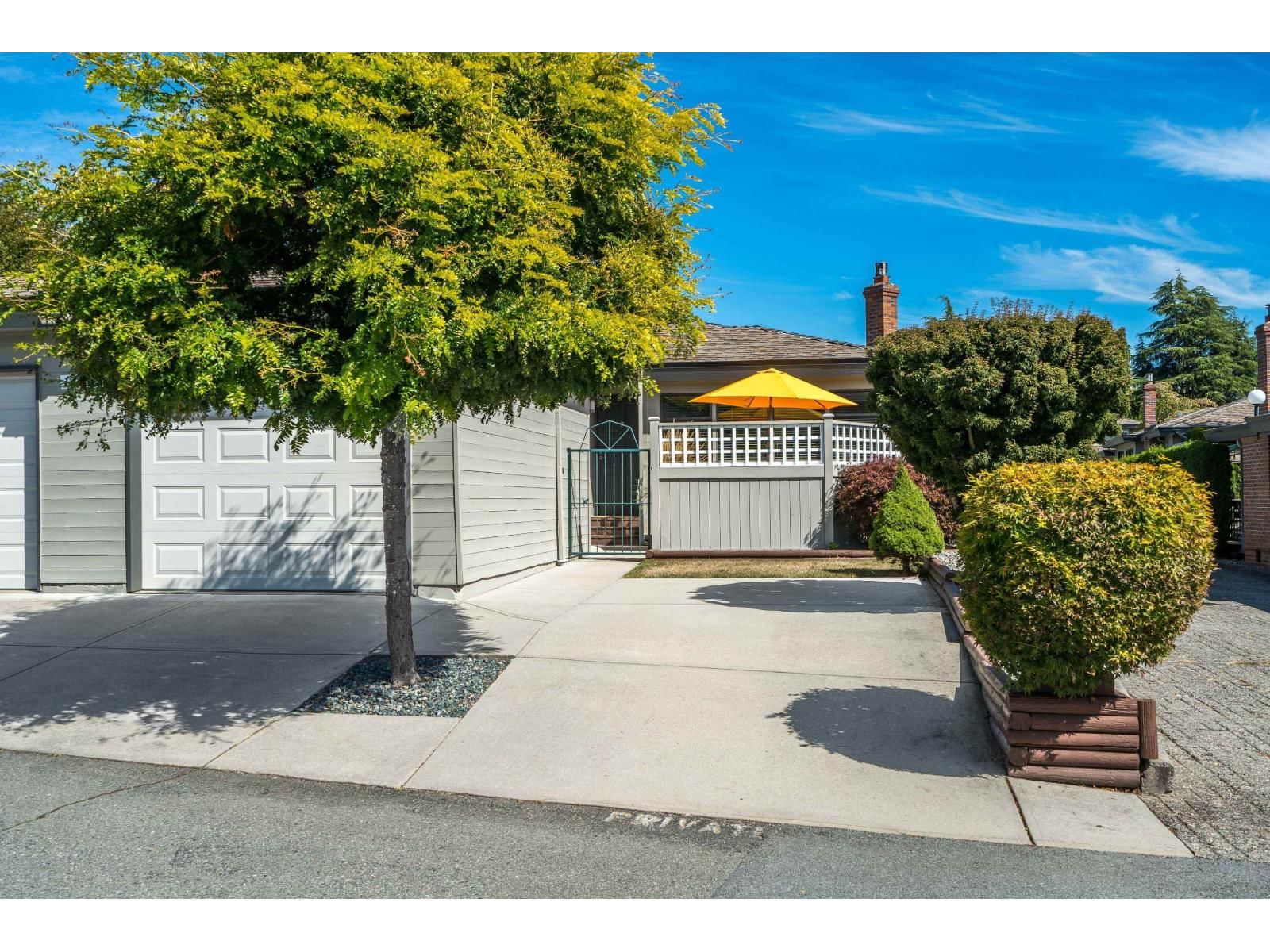 14231 18A Avenue, Surrey, British Columbia V4A 7N8