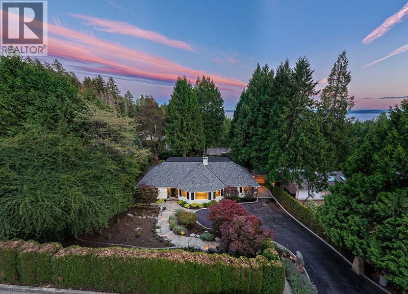 4740 RUTLAND Road West Vancouver British Columbia, V7W 1G7 - 3 Bedrooms Home For Sale