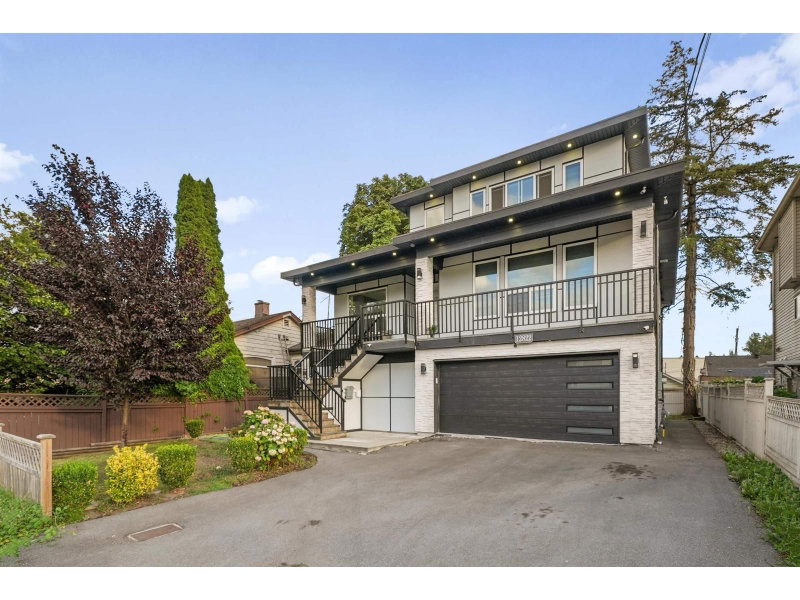 12822 114A Avenue Surrey British Columbia, V3R 2M9 - 8 Bedrooms Home For Sale