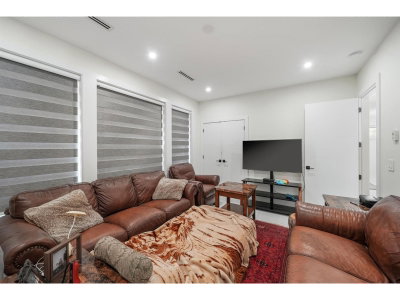 12822 114A Avenue | Surrey British Columbia | Slide Image Eleven
