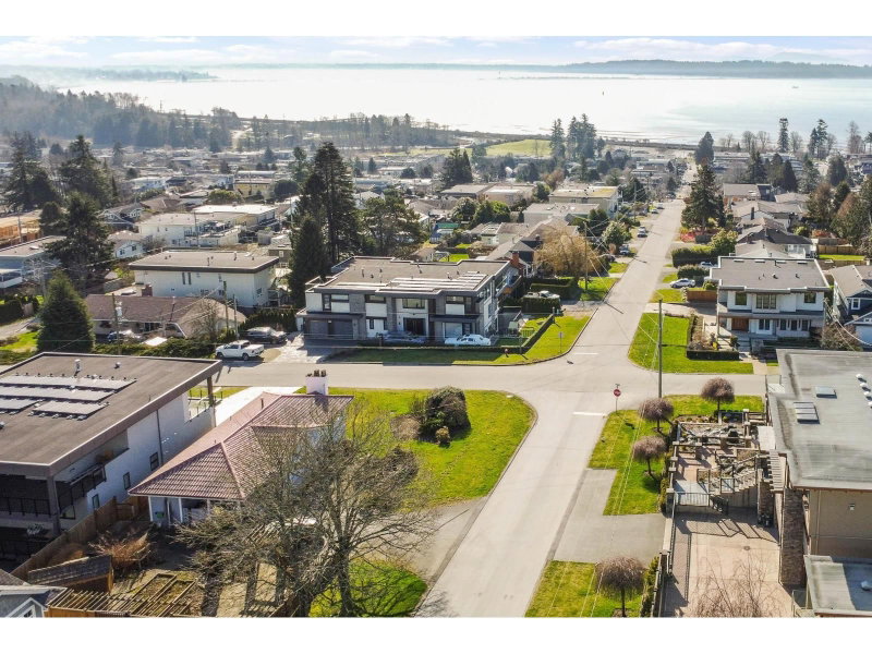 15761 CLIFF Avenue White Rock British Columbia, V4B 1W4 - 3 Bedrooms Home For Sale