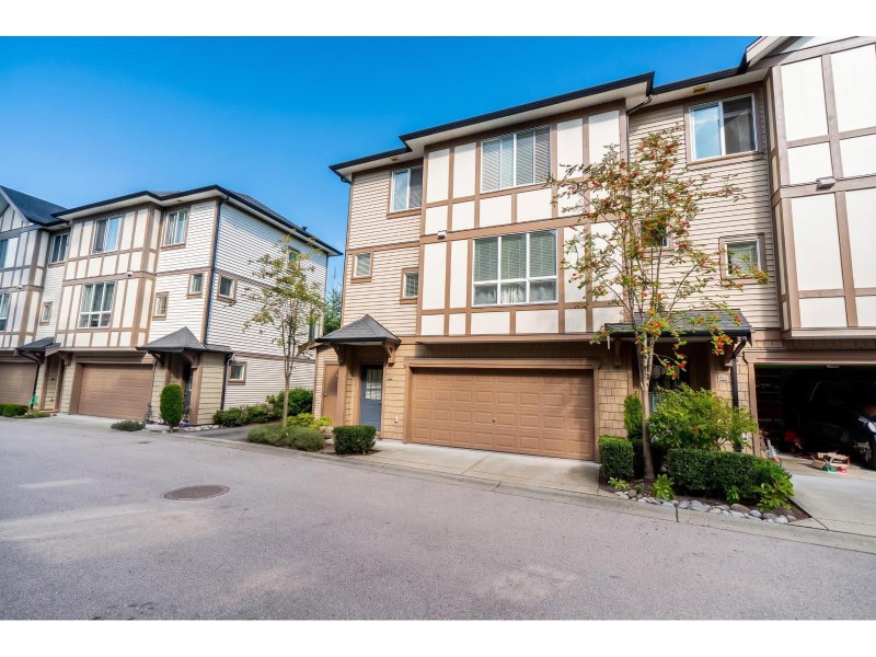 7848 209 Street Langley British Columbia, V2Y 0M4 - 2 Bedrooms Condo For Sale
