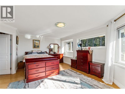 3866 MICHENER Way | North Vancouver British Columbia | Slide Image Seventeen