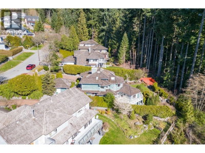 3866 MICHENER Way | North Vancouver British Columbia | Slide Image Thirty-two
