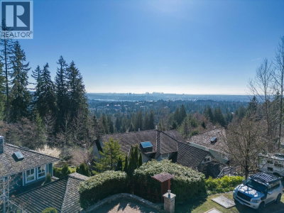 3866 MICHENER Way | North Vancouver British Columbia | Slide Image Forty