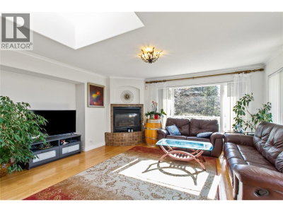 3866 MICHENER Way | North Vancouver British Columbia | Slide Image Eight