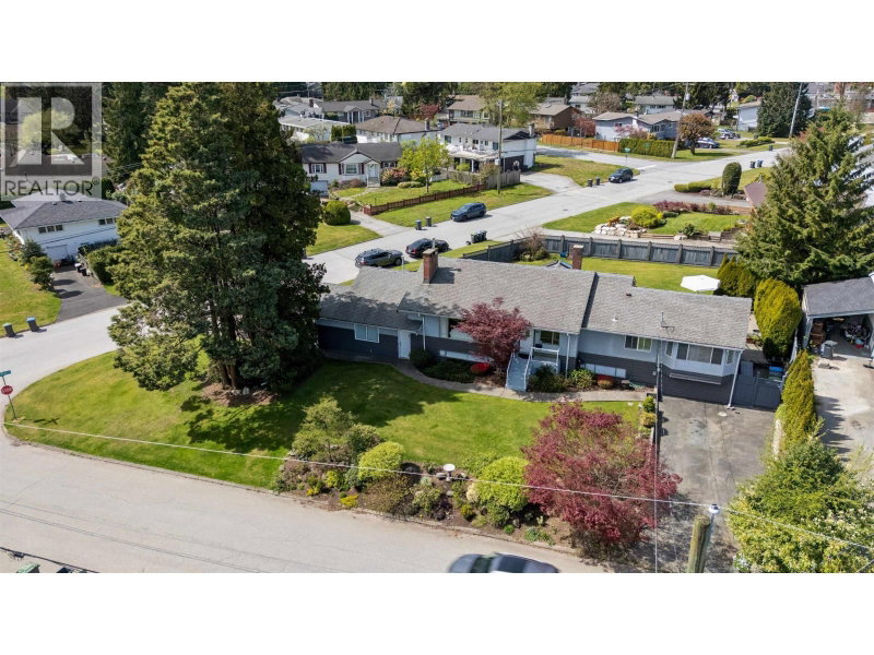 1005 WESTMOUNT Drive Port Moody British Columbia, V3H 1L1 - 5 Bedrooms Home For Sale