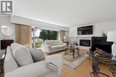 1005 WESTMOUNT Drive | Port Moody British Columbia | Slide Image Twelve