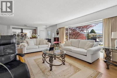 1005 WESTMOUNT Drive | Port Moody British Columbia | Slide Image Thirteen