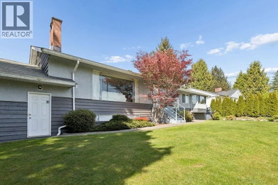 1005 WESTMOUNT Drive | Port Moody British Columbia | Slide Image Three