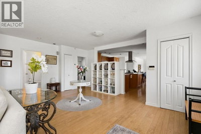 1005 WESTMOUNT Drive | Port Moody British Columbia | Slide Image Five