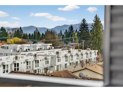 2555 WARE Street | Abbotsford British Columbia | Slide Image One