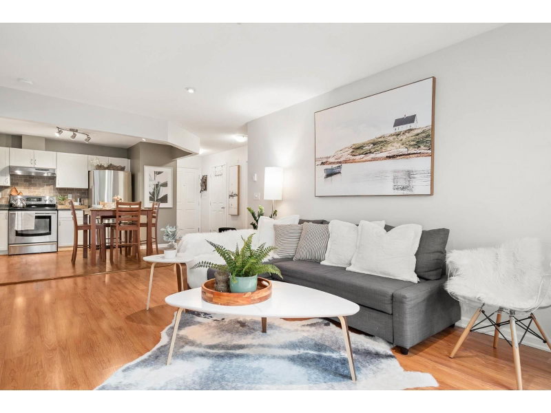 10188 155 Street Surrey British Columbia, V3R 0R6 - 2 Bedrooms Condo For Sale