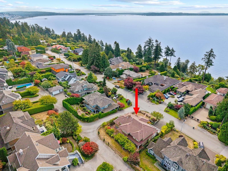 13477 13A Avenue Surrey British Columbia, V4A 1C5 - 7 Bedrooms Home For Sale
