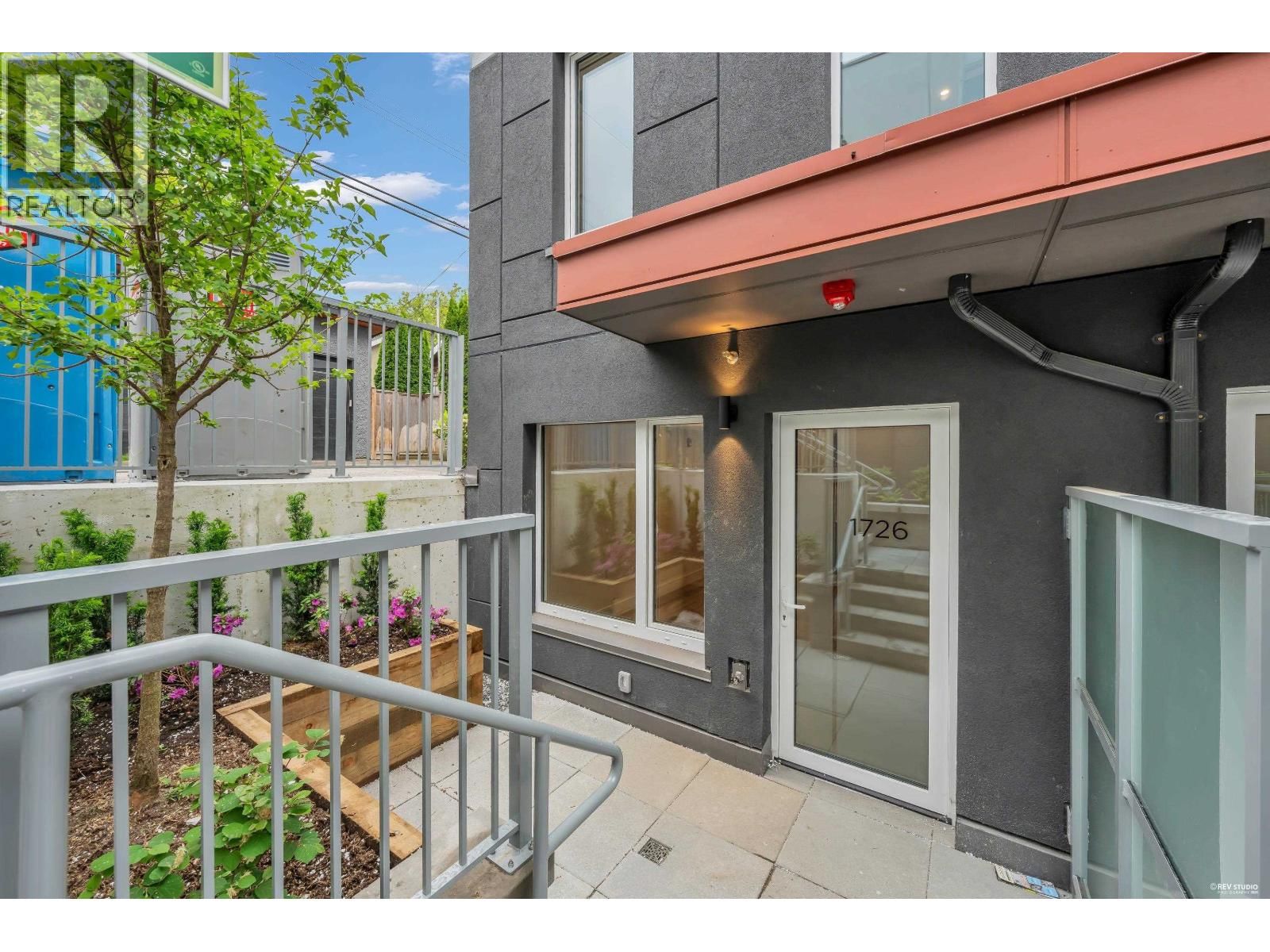 1726 TEMPLETON Drive, Vancouver, British Columbia V5N 0K2