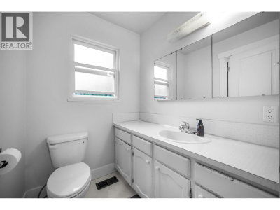 3580 BARGEN Drive | Richmond British Columbia | Slide Image Ten