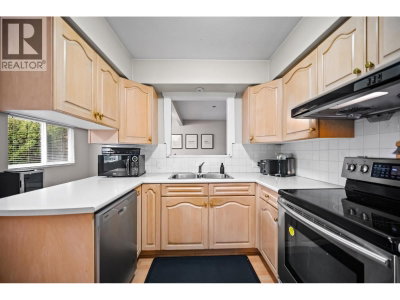 3580 BARGEN Drive | Richmond British Columbia | Slide Image Eight