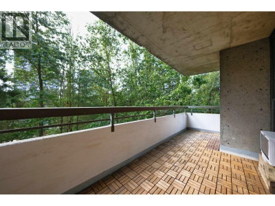 3737 BARTLETT Court | Burnaby British Columbia | Slide Image Twenty-five