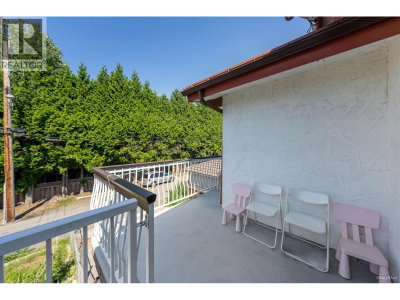 2537 27TH Avenue | Vancouver British Columbia | Slide Image Nine