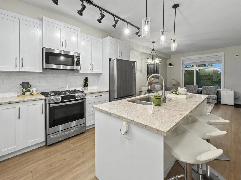 11077 RAVINE Road Surrey British Columbia, V3T 3X5 - 2 Bedrooms Condo For Sale