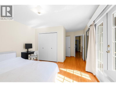 646 WINDSOR Road | North Vancouver British Columbia | Slide Image Ten