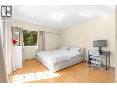 646 WINDSOR Road | North Vancouver British Columbia | Slide Image Eight
