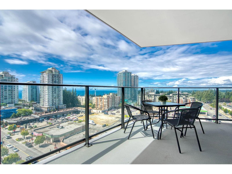 1588 JOHNSTON Street White Rock British Columbia, V4B 0C5 - 2 Bedrooms Condo For Sale