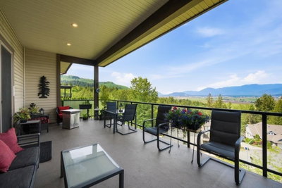 7315 MOUNT THURSTON Drive | Chilliwack British Columbia | Slide Image Seven