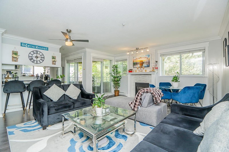 13727 74 Avenue Surrey British Columbia, V3W 0M7 - 2 Bedrooms Condo For Sale