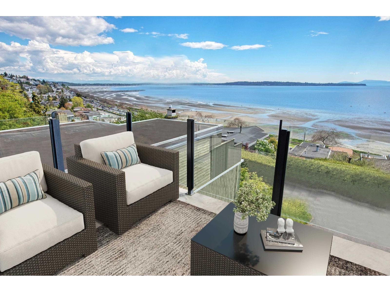 14553 SUNSET Drive, White Rock, British Columbia V4B 2V9