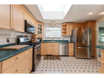 2303 CRANLEY Drive | Surrey British Columbia | Slide Image Twenty
