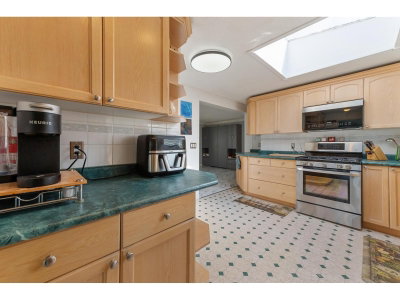 2303 CRANLEY Drive | Surrey British Columbia | Slide Image Twenty-two