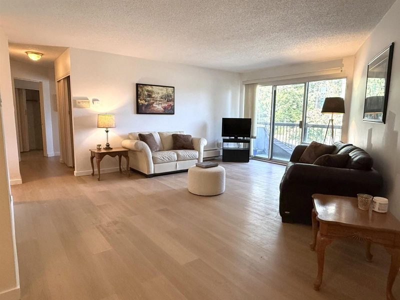 15020 NORTH BLUFF Road White Rock British Columbia, V4B 5A4 - 2 Bedrooms Condo For Sale