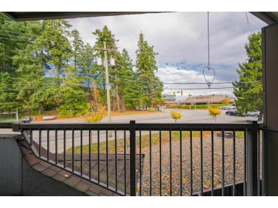 15020 NORTH BLUFF Road | White Rock British Columbia | Slide Image Sixteen