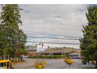 15020 NORTH BLUFF Road | White Rock British Columbia | Slide Image Seventeen