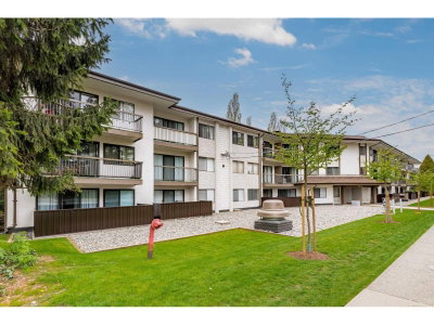 15020 NORTH BLUFF Road | White Rock British Columbia | Slide Image Twenty-four