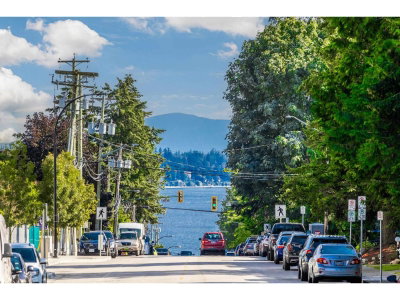 15020 NORTH BLUFF Road | White Rock British Columbia | Slide Image Twenty-eight
