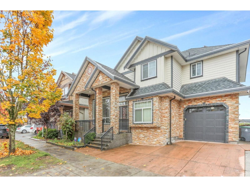 6677 125A Street Surrey British Columbia, V3W 1V7 - 7 Bedrooms Home For Sale