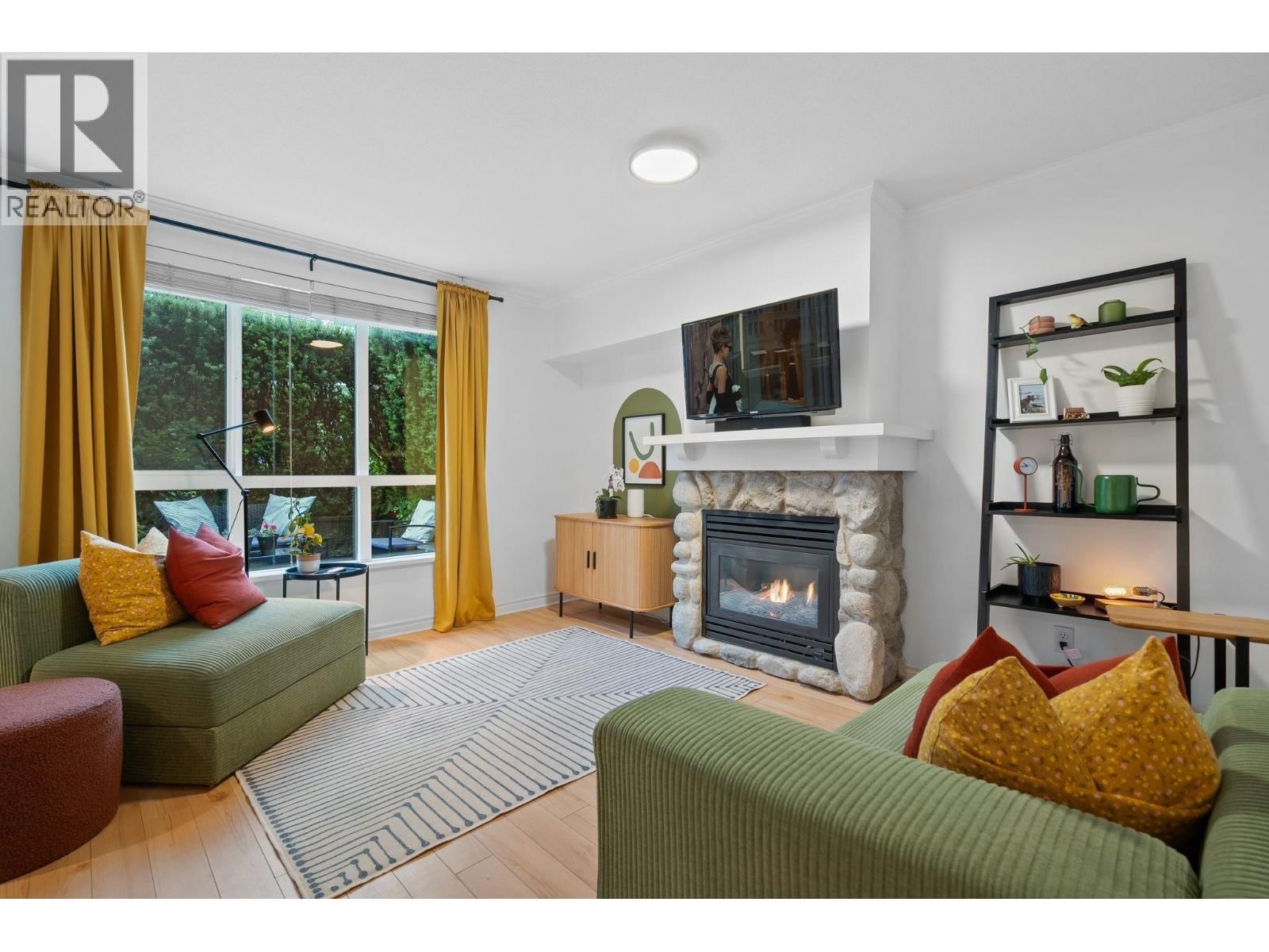 1005 LYNN VALLEY Road, North Vancouver, British Columbia V7J 1Z6