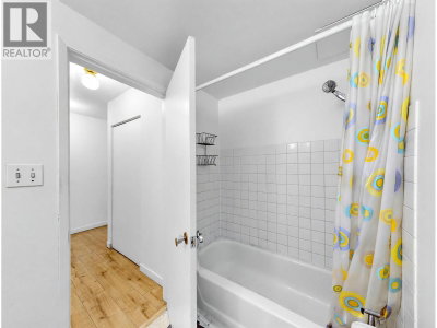 590 WHITING Way | Coquitlam British Columbia | Slide Image Eighteen